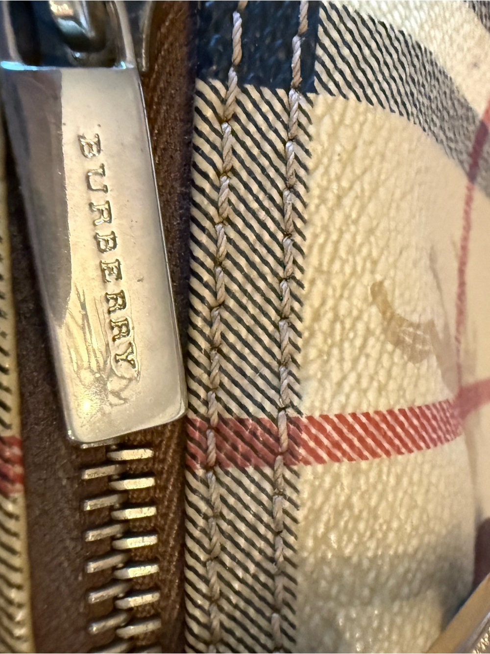 Burberry Classic Haymarket Check Pattern Brown Handle Woman’s Bag - Picture 7 of 16